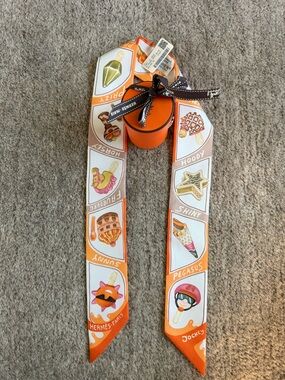 NWT Hermes Orange and White Funny Ice Cream Printed Twilly Ribbon
